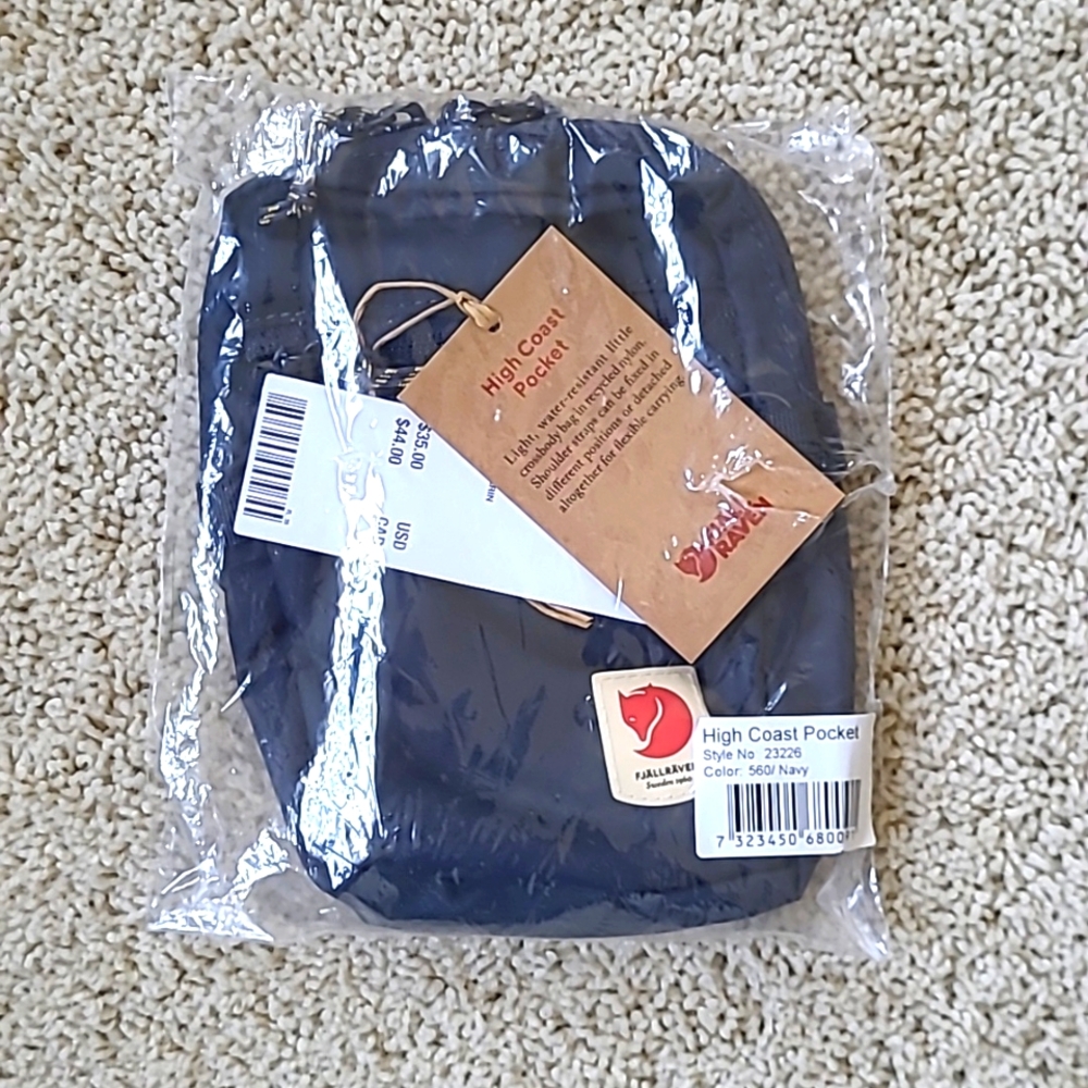 Fjallraven small crossbody/adjustable bag!
